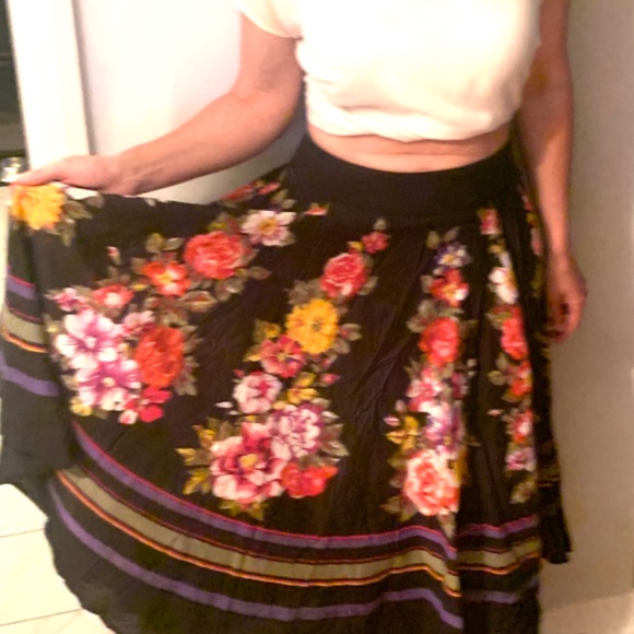 J. Peterman 100% cotton floral skirt - Picture 2 of 4